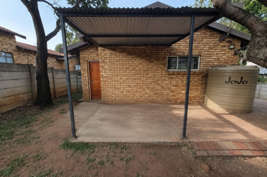 3 Bedroom Property for Sale in Geelhoutpark North West